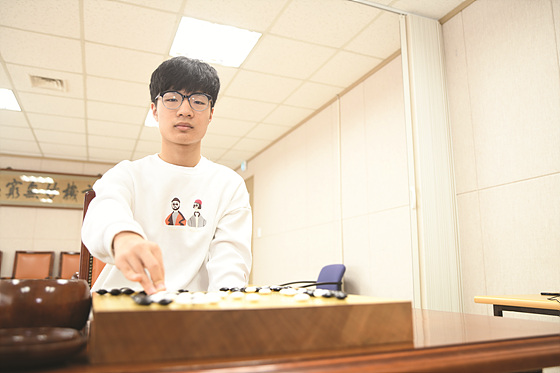 5월호 '내일은 스타' 코너의 주인공 문민종.
