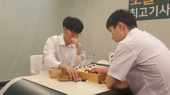 신진서, 박정환 꺾고 쏘팔코사놀 2연패 성공 