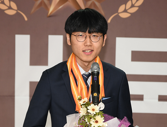 신진서, 개정된 랭킹에서도 1위 지켜!