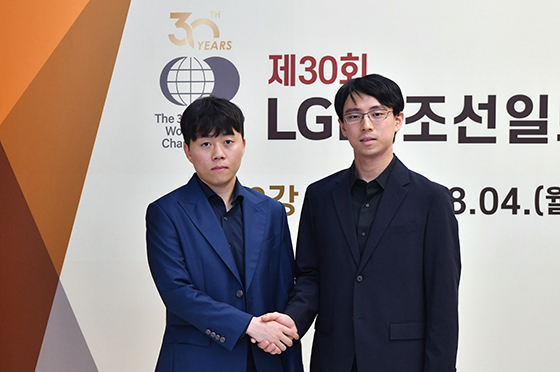 신민준·이치리키 료 LG배 결승 진출… 21년 만 한일 결승 성사