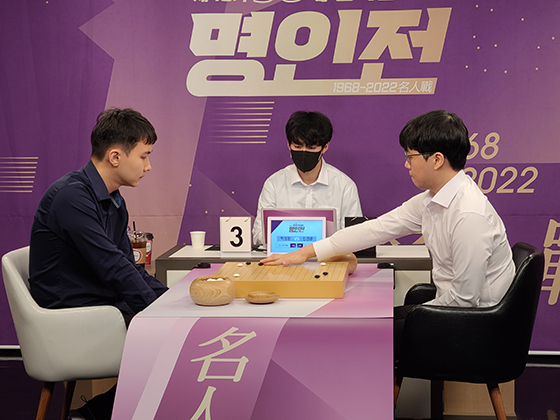 '디펜딩 챔피언' 신진서 vs '기사회생' 신민준, 명인전 우승자는?