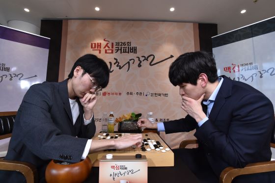 승부는 원점으로! 신진서, 맥심커피배 2국 승리