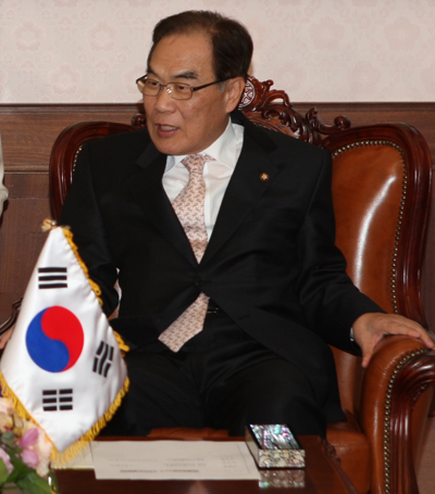 한국기원 신임총재에 임채정 前 국회의장 추대 