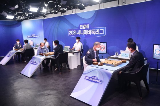 초접전 시니어바둑리그, 4일 후반기 돌입