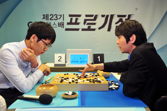 '21세기 키드' 신진서, GS칼텍스배 첫 우승 포효