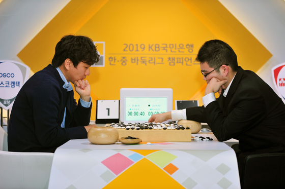 최철한, 미위팅 꺾고 팀 승리 안겨