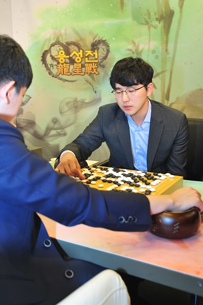 김지석, 용성전 초대 챔프 등극