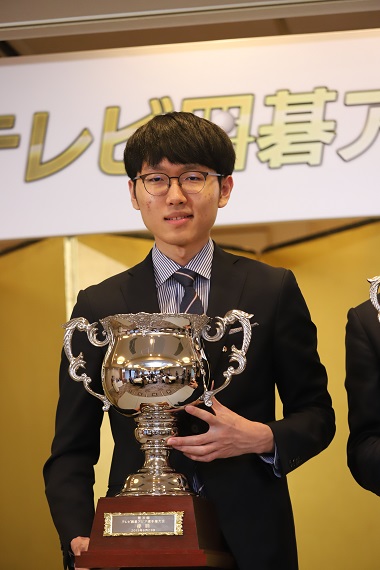 신진서, 22연승 질주하며 개인 최다 연승 기록 경신