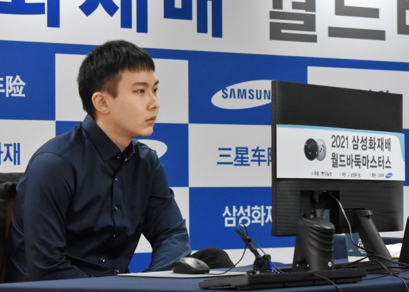 박정환, 신진서 꺾고 삼성화재배 1-1... 우승 향배는 최종국으로