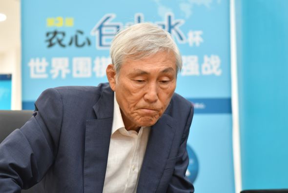 조훈현, 루이나이웨이 연승저지…한국에 첫승 선사
